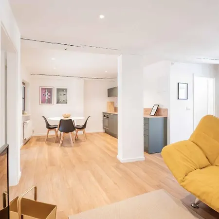 Zentrale Und Moderne Fur 4 Personen In Apartmán *